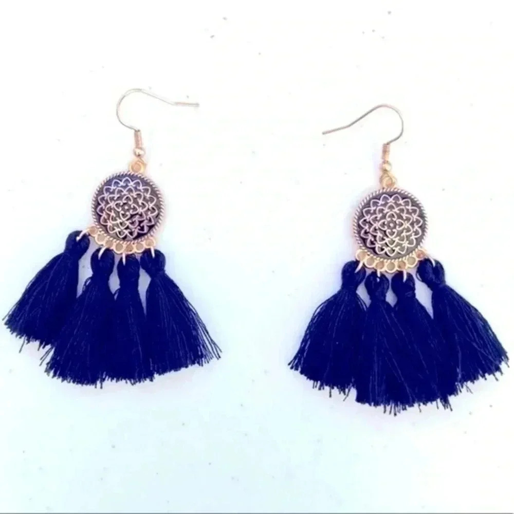 Black Circle Boho Gold Tone Fan Tassel Earrings NWT